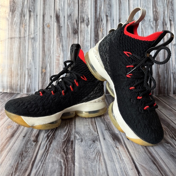 Nike LeBron 15 Black Bright Crimson Basketball Shoes size 4.5Y - Picture 2 of 8